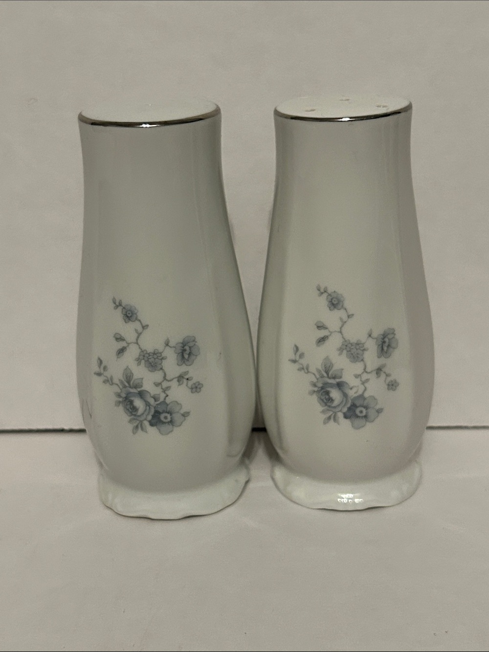 Johann Haviland Blue Garland Salt & Pepper Shaker